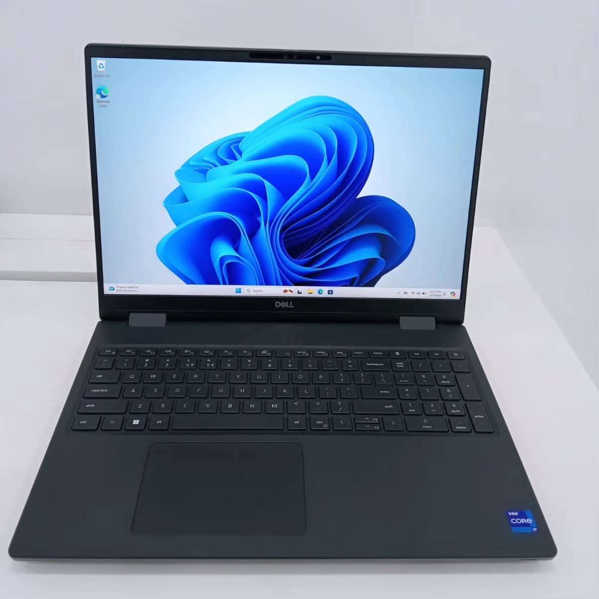 Dell Precision 7670 | Core i7-12850HX 12th Gen | 32GB RAM | 512GB SSD | NVIDIA RTX A2000 8GB | 16in WUXGA - Image 2 - Micro System